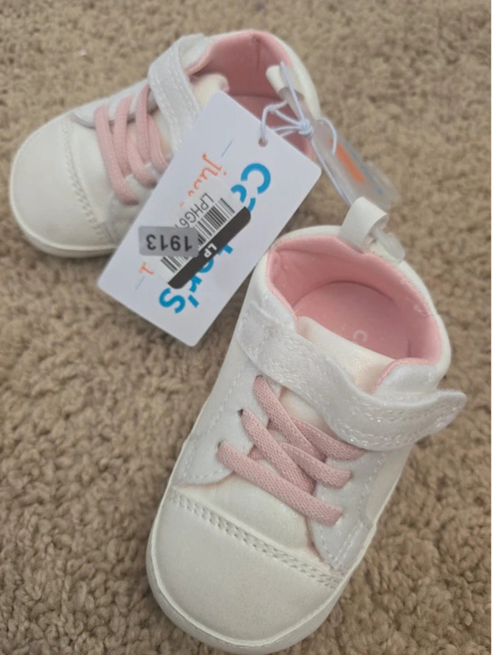 12 to 18m brand new shoes from carter's item 1913 bin 12